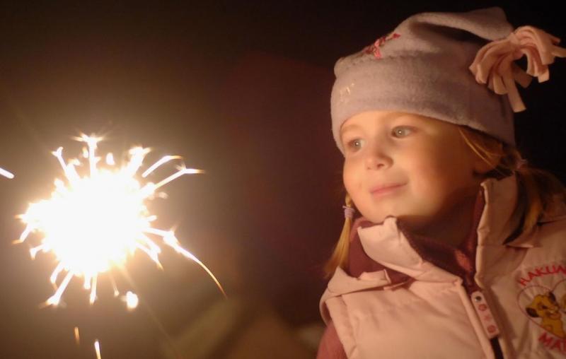 Ура, каникулы! Пиротехника, которую можно запускать с детьми - Тула | tula.salutsklad.ru